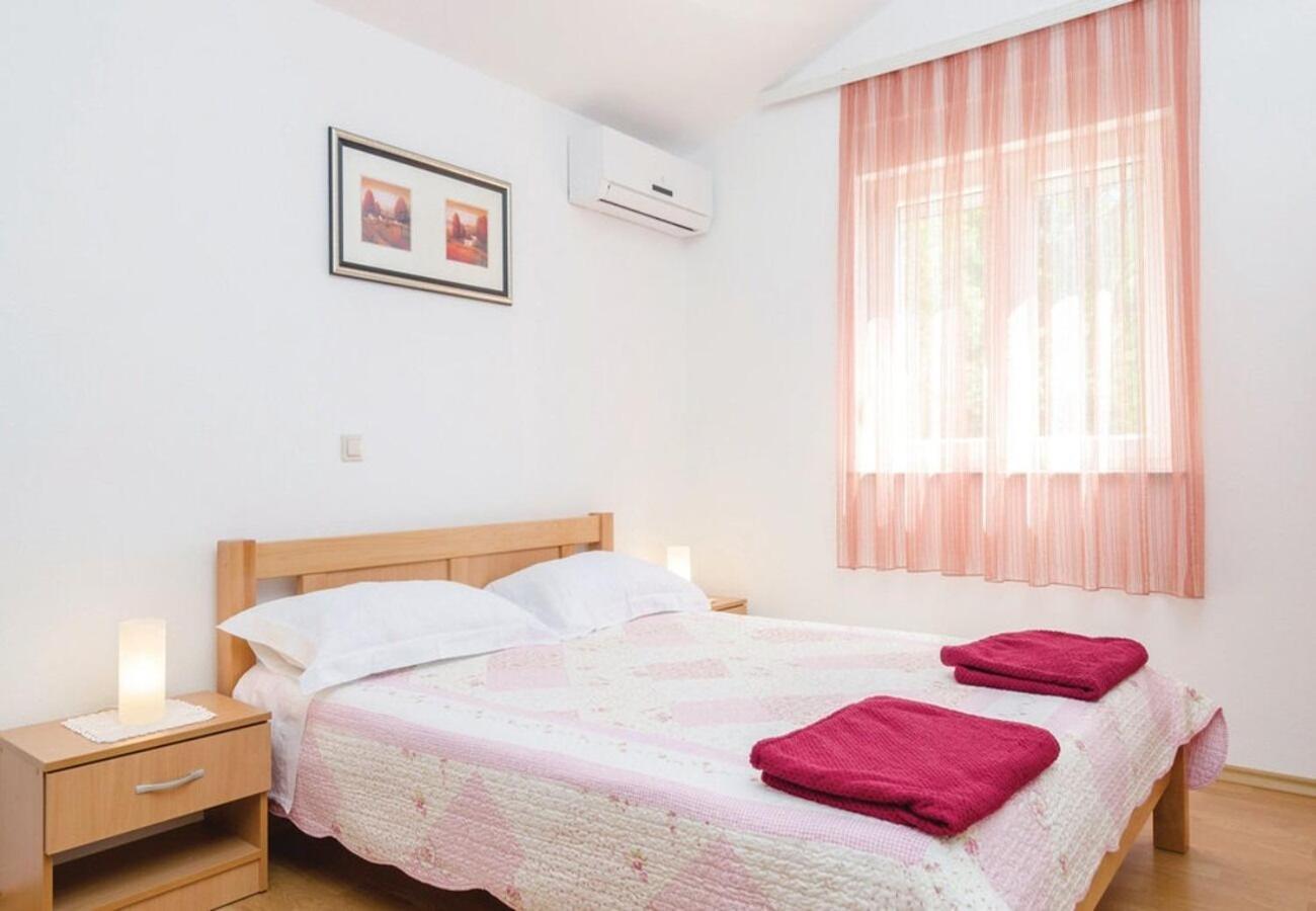 Apartments Ljuba Дуба Екстер'єр фото